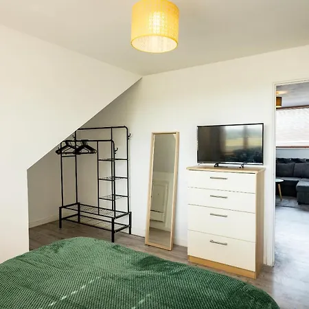 Apartman Sleek Getaway On Gloucester Rd